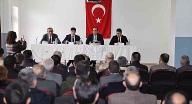 Iğdır Valisi Taşolar, Aralık ilçesinde muhtarlarla bir araya geldi