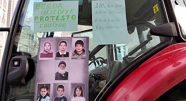 İki yıldır çözüm bulamadı, traktörüyle Bafra Belediyesi önüne dayandı