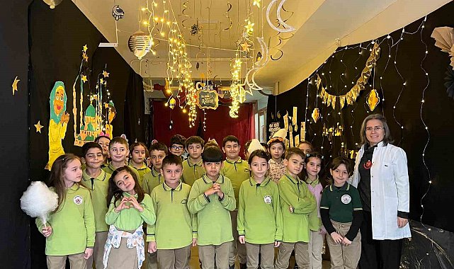 İlkokul koridorunda Ramazan Sokağı coşkusu