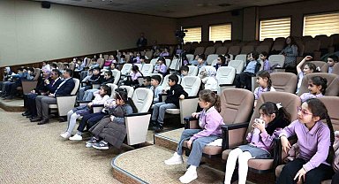 İlkokul öğrencileri Erenler Belediyesi'nde