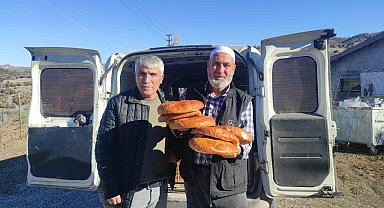 İmece usulüyle pide dağıtılıyor, pide girmeyen ev kalmıyor