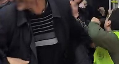 İndirimi duyan erkekler de koştu