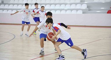İnegöl'de Spor Festivali basketbol müsabakalarıyla start aldı