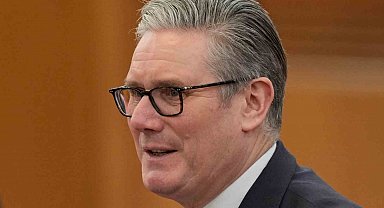 İngiltere Başbakanı Starmer'dan istifa çağrılarına yanıt: "Görevimden vazgeçmeyeceğim"