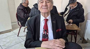 İnsanlara olan sevgi ve saygısından yıllardır takım elbise giyiyor