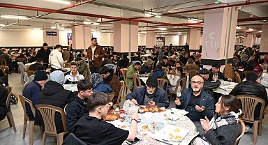 Isparta Belediyesi'nin iftar sofraları birlik ve beraberlik ruhunu pekiştiriyor