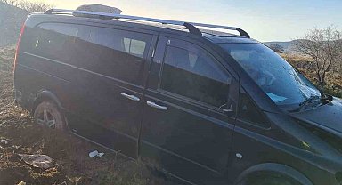 Isparta'da kontrolden çıkan araç şarampole uçtu: 10 yaralı