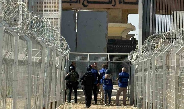 İsrail: "Refah Sınır Kapısı'nda çift yönde geçişlere yarın başlanması bekleniyor"