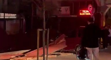 İstanbul'da fırtınada bazı binaların çatıları uçtu