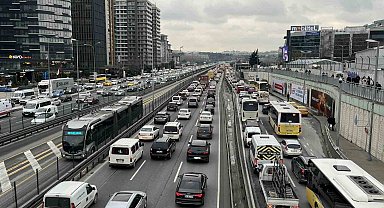 İstanbul'da iftar öncesi trafik yoğunluğu yüzde 87'e çıktı