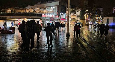 İstanbul'da sağanak yağış etkili oluyor