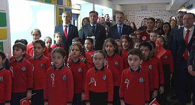 İstanbul'da yarıyıl tatilinin ardından ders zili çaldı: İlk ders "Bayrak Sevgisi" oldu