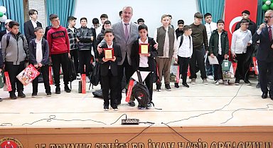 İstiklal Marşı'nı Güzel Okuma Yarışmasında Elif Filiz il birincisi