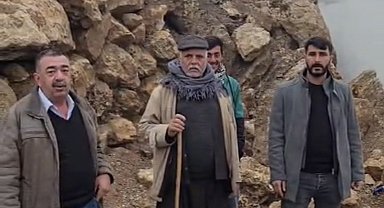 İstinat duvarı taziye evinin üstüne yıkıldı