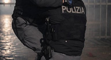 İtalya'da kültür merkezi kapatıldı sokaklar karıştı: 11 polis yaralı, 10 gözaltı