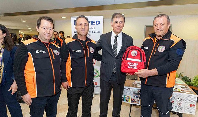 İzmir Büyükşehir Belediye Başkanı Tugay: "Birden fazla yangın uçağı kiralamaya hazırız"