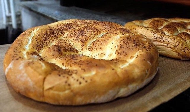 İzmir'de 300 gramlık Ramazan pidesi 30 TL'den satılacak