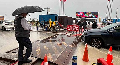 İzmir'de 'Venedik'i andıran manzaralar oluştu