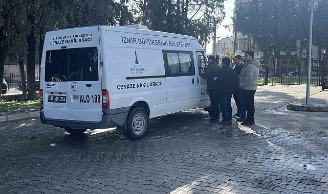 İzmir'de su dolu alt geçitte hayatını kaybeden sürücü son yolculuğuna uğurlandı