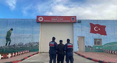 Jandarma hapis cezasıyla aranan şahsı yakaladı