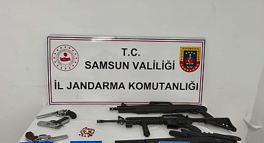 Jandarma ruhsatsız silah ele geçirdi
