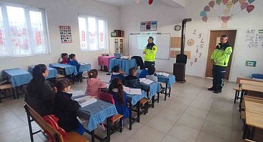 Jandarmadan öğrencilere trafik eğitimi