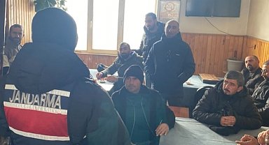 Jandarmadan "Kapı Kapı Jandarma" Projesi Kapsamında Siber Farkındalık eğitimi