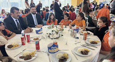 Kağıthane'de Ramazan'ın ilk iftarı miniklerle yapıldı