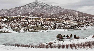 Kahramanmaraş'ta baraj ve göletler buz tuttu