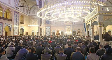 Kahramanmaraş'ta ilk teravih namazı kılındı