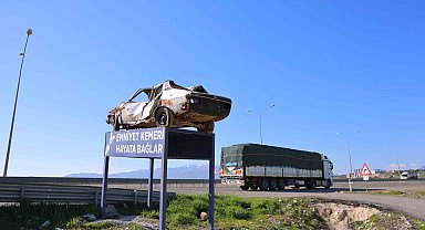 Kahramanmaraş'ta kaza yapmış araçlarla trafik farkındalığı oluşturuluyor