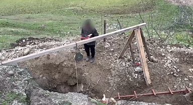 Kanalizasyon bahanesiyle 6 metrelik define çukuru kazarken yakalandılar