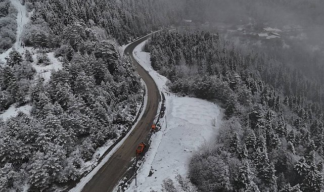 Karabük-Bartın kara yolunda bulunan 1030 rakımlı Ahmet Usta geçidi yeniden beyaz örtüyle kaplandı