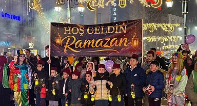 Karabük'te Ramazan coşkusu sokaklara taştı: Fener alayı ve Ramazan sokağına yoğun ilgi