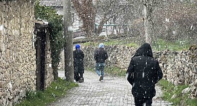 Karabük'ün yüksek kesimlerinde kar yağışı yeniden başladı