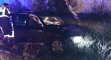 Karacasu'da trafik kazası: "Sıkışan sürücüyü itfaiye ekipleri kurtardı"