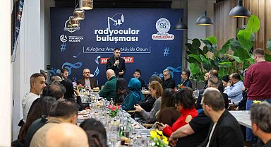 Karadeniz'e karşı radyo buluşması: Arnavutköy'de mikrofonlar aynı masada