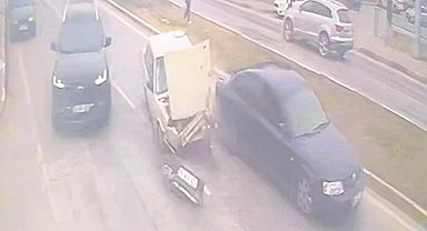 Karaman'da güvenlik kamerasına yansıyan kazada 1 kişi yaralandı