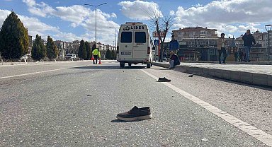 Karaman'da minibüsün çarptığı yaya ağır yaralandı