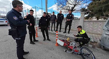Karaman'da motosikletin çarptığı polis memuru yaralandı