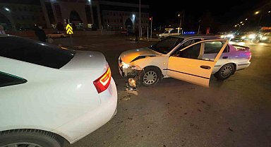 Karaman'da otomobiller çapıştı: 1 yaralı