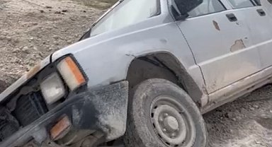 Karapınar'da pikap çukura düştü: 1 yaralı