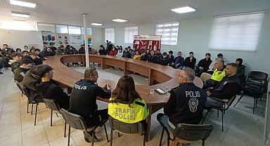Karasu'da lise öğrencilerine polislik mesleği anlatıldı