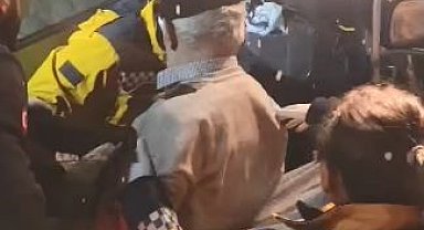 Karla kaplı köy yolunda hasta, paletli ambulansla taşındı