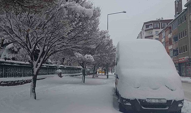 Kars'ta 212 köy yolu ulaşıma kapandı