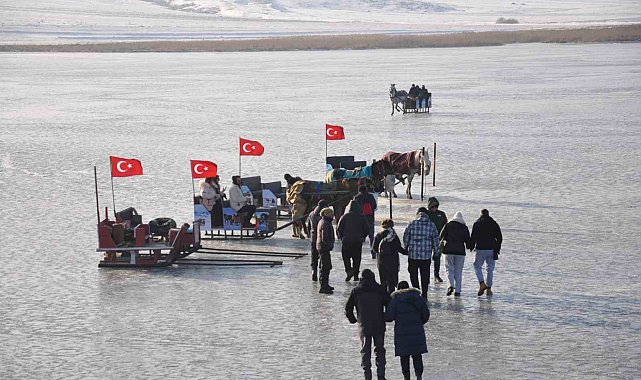Kars'ta Çıldır Gölü Buz Şenliği heyecanı