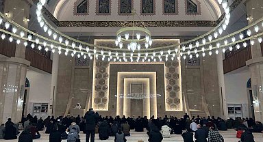 Kars'ta Ramazan'ın ilk teravih namazı kılındı