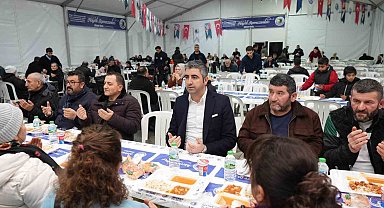 Kartallılar Ramazan'ın ilk iftarında aynı sofrada buluştu