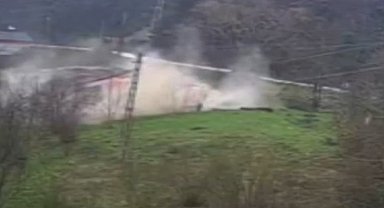 Kastamonu'da heyelan sebebiyle tahliye edilen ev çöktü: O anlar kamerada