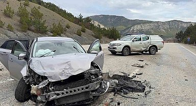 Kastamonu'da pikap ile otomobil çarpıştı: Eski belediye başkanı yaralandı